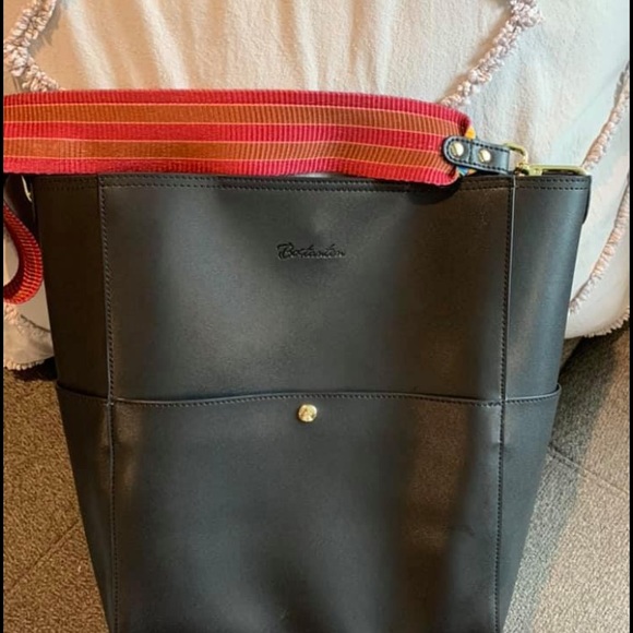Brand new leather tote style back, it’s absolutely gorgeous. - Picture 2 of 5